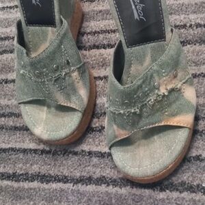 1822 Denim Olive Wedge Sandals
